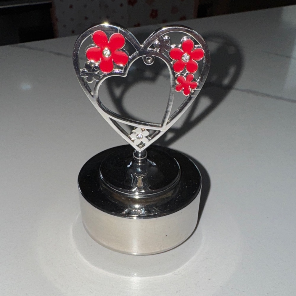 Dicksons -Musical turning heart